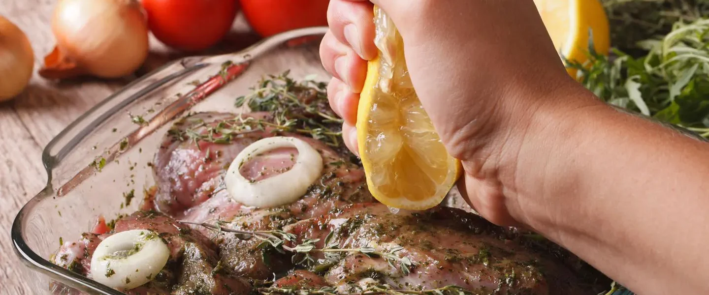 Traditionelles Einlegen von Fleisch: Von Bratensülze bis Sauerfleisch